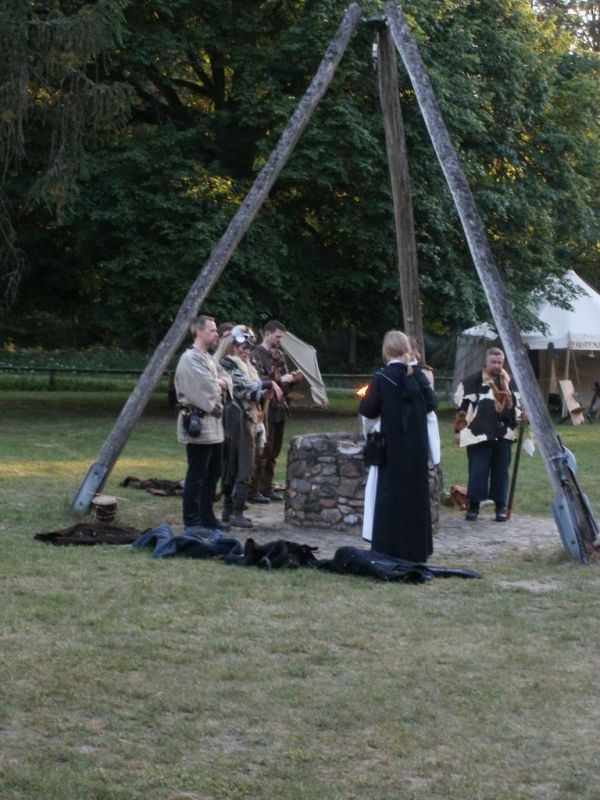 50-Das_Ritual_vom_WildenVolk_-_Ehrung_der_Spinnen.jpg